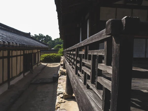 Trilhos Madeira Perto Casa Aldeia Tradicional Coreana Coreia Sul — Fotografia de Stock