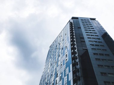 Kharkov şehrinde büyük binalar, Ukrayna. Yüksek teknoloji mimarisi. B