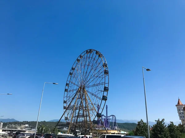Adler city / Russia - August 2019: The ferris wheel in Sochi Par — Stock Photo, Image