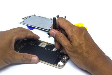 El adam onarım akıllı telefon araçları ile, izole, akıllı telefon hasar tamir gerekir