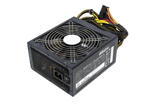 Unidade da fonte de alimentação 850W com cabo e interruptor I O, cor preta para o PC completo da caixa da torre do ATX tem o ventilador grande para fresco ioslated no fundo branco — Fotografia de Stock