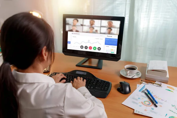 Azjatyckie Kobiety Biznesu Pracujące Domu Spotkanie Online Wideokonferencji Komputerze Biznesmeni — Zdjęcie stockowe