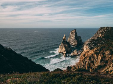 Portekiz okyanus dalgalarını dolaş Cabo da Roca
