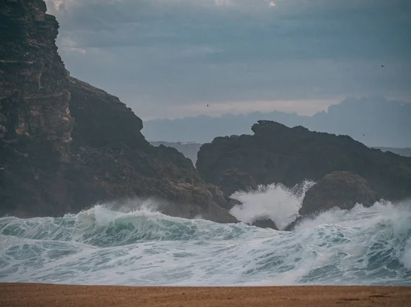 Travel Portugal Nazare Ondas Grandes Surfando Cabo Roca — Fotografia de Stock