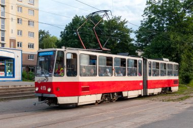 Tramvay Tatra Kt4su durakta #419 