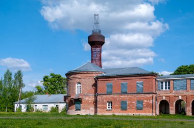 Nechaevs Malikanesi: Malikâne ve su kulesinin kanadı, Polibino köyü, Dankov bölgesi, Lipetsk bölgesi, Rusya Federasyonu, 13 Mayıs 2018