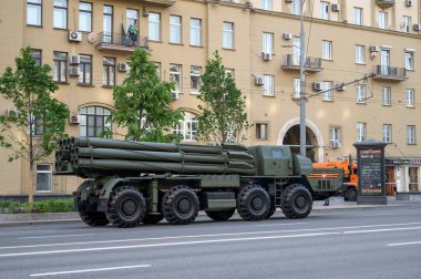 MAZ-543 M şasesi üzerindeki 