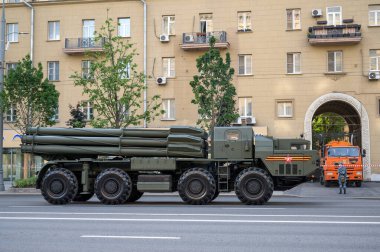 MAZ-543 M şasesi üzerindeki 