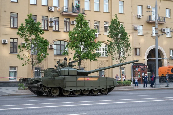 Main Battle Tank 80Bvm Follows Bolshaya Sadovaya Street Ready Rehearsal — Stock Photo, Image