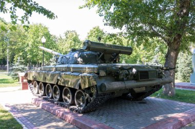 Sovyetler Birliği Kahramanı Fyodor Poletaev, Moskova, Rusya Federasyonu 'nun 11 Temmuz 2020 tarihli ana muharebe tankı T-80B' nin adını aldı.