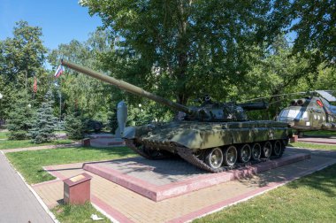 Sovyetler Birliği Kahramanı Fyodor Poletaev, Moskova, Rusya Federasyonu 'nun 11 Temmuz 2020 tarihli ana muharebe tankı T-80B' nin adını aldı.