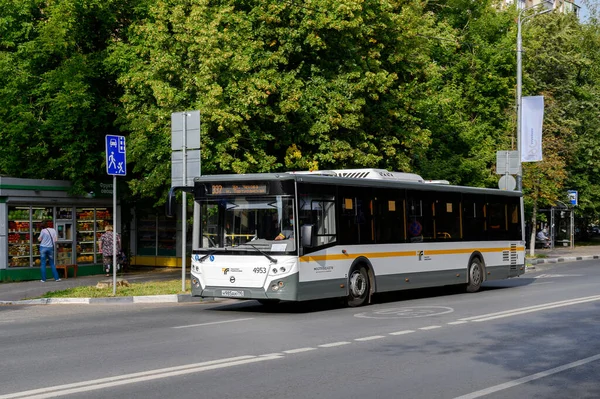 Semi Niederflur Intercity Bus Liaz 5292 Auf Der Lenin Allee — Stockfoto