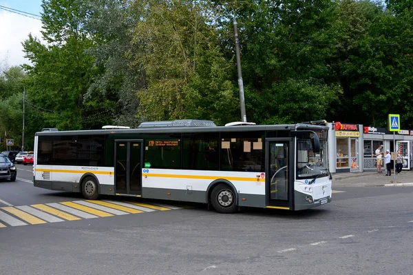 Autobús Interurbano Piso Semi Bajo Liaz 5292 Vueltas Calle Lenin —  Fotos de Stock