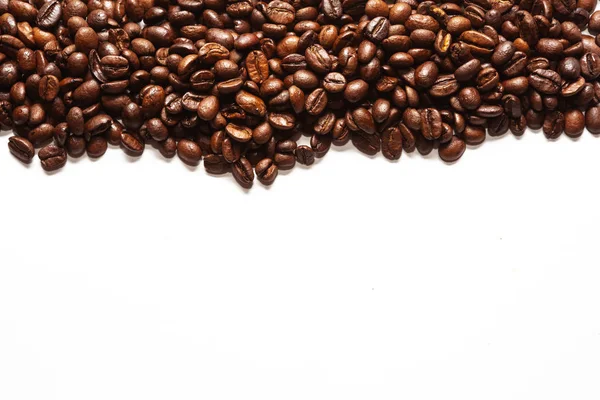 Palone Ziarna Kawy Izolowane Białym Tle — Zdjęcie stockowe