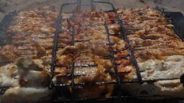 Izgara, Kızartma Taze Et, Tavuk Barbekü, Sosis, Kebap, Hamburger, sebze, Barbekü, Barbekü, deniz ürünleri. ızgara biber ve soğan. Açık havada