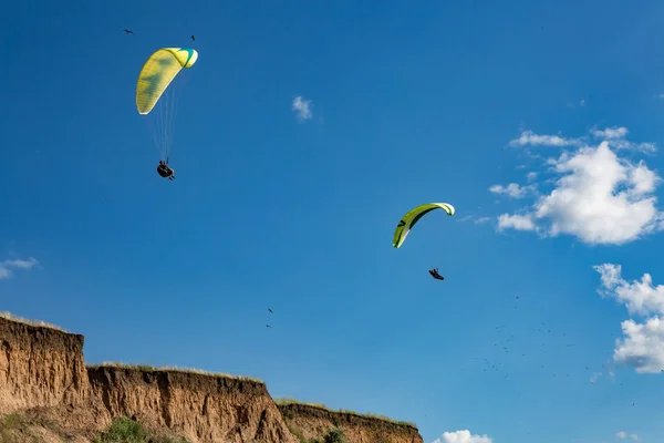 Paraglider Vliegen Blauwe Lucht Paragliding — Stockfoto
