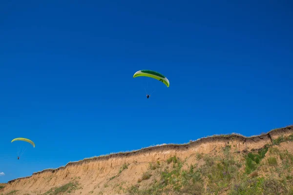 Paraglider Vliegen Blauwe Lucht Paragliding — Stockfoto