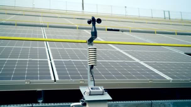 Weather Station Measuring Wind Velocity Background Solar Cells Alternative Source — Stock Video