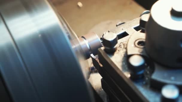 Moderne Metalen Snijmachine Met Handbediening Machinale Verwerking Van Metalen Andere — Stockvideo