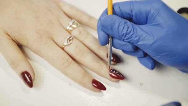 Pielęgnacja Paznokci Manicure Ręczne Malowanie Paznokci Klienta Manicure Pielęgnacja Paznokci — Wideo stockowe