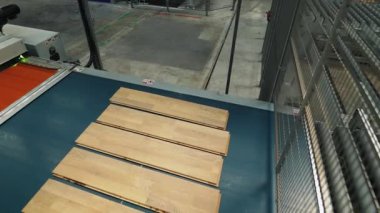 Endüstriyel donatım laminat imalatı için. Birkaç kat üretim aşamaları.
