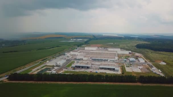 Vue aérienne d'un grand complexe industriel moderne 