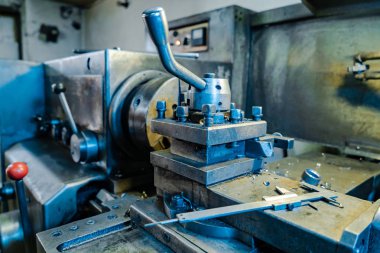 profesyonel metal Torna fabrikada görünümünü. Yakın çekim