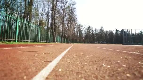 Treinamento Verão Livre Atleta Mulher Começando Correr Pista Corrida Menina — Vídeo de Stock
