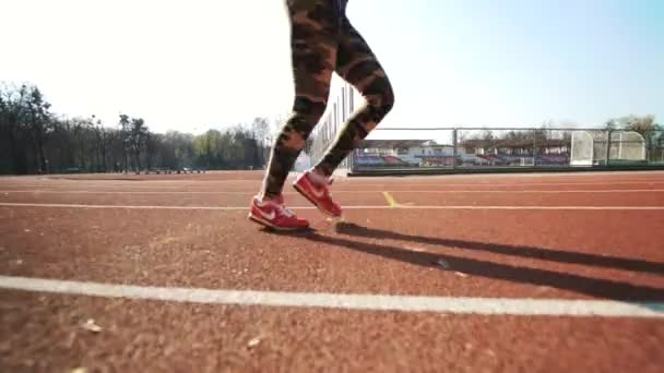 Donna Atletica Che Corre Pista Stile Vita Sano Fitness — Video Stock