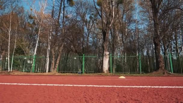 Mujer Atlética Corriendo Pista Estilo Vida Saludable Hermoso Cuerpo — Vídeos de Stock
