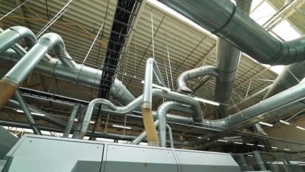 Σύγχρονος Κλάδος Του Συστήματος Αερισμού Στο Εσωτερικό Floorboard Εργοστάσιο Παραγωγής — Αρχείο Βίντεο