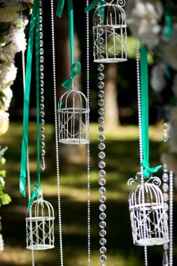 Düğün süslemeleri. Dekor. Düğün için güzel kemer.