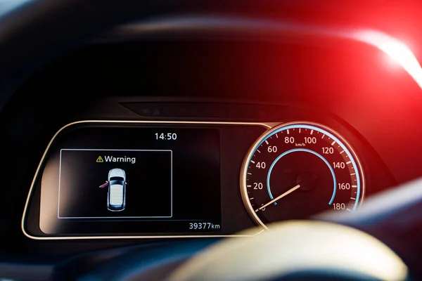 Tableau de bord moderne de panneau de bord de voiture avec tableau de bord de voiture. Tableau de bord voiture hybride compteur de vitesse . — Photo
