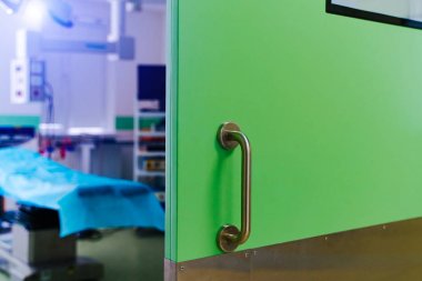Ameliyathane Kapıları. Modern Cerrahi Kliniği