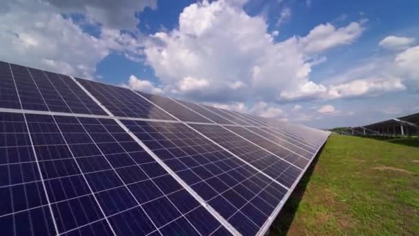Solarzellen Aus Nächster Nähe Bei Sonnenlicht Alternative Energiequelle Innovative Solarzellen — Stockvideo