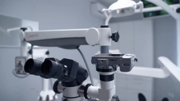 Nowoczesne Technologie Stomatologii Stomatolog Używa Swojej Pracy Nowego Sprzętu Mężczyzna — Wideo stockowe