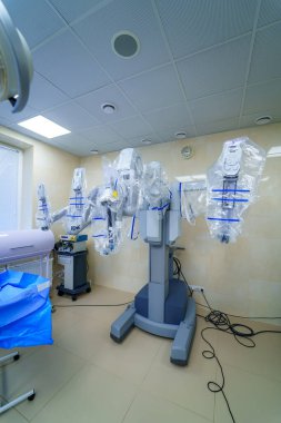 Modern cerrahi sistem. Tıbbi robot. Minimum invazif robotik cerrahi. Tıbbi geçmiş