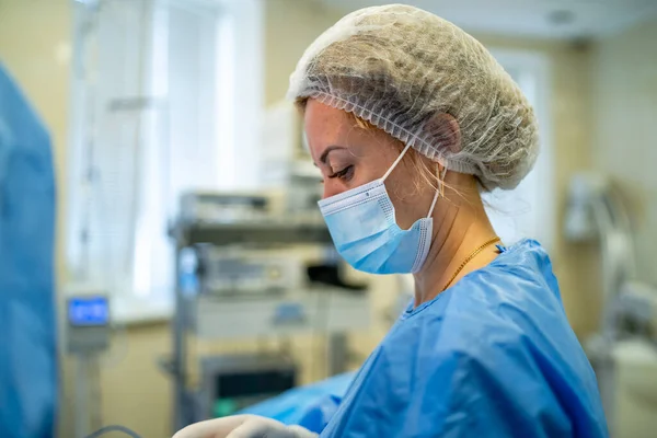 Portrait Professional Nurse Medical Assistant Surgical Mask Operation Modern Hospital — Stock Photo, Image