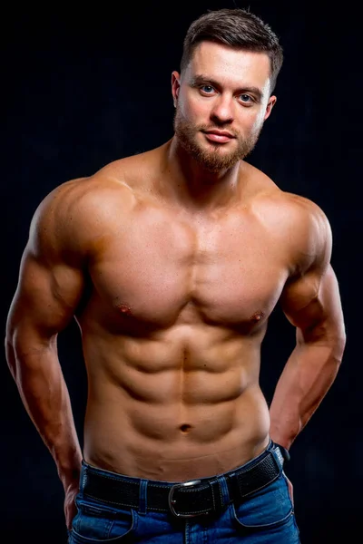 Handsome Man Big Muscles Posing Camera Dark Background Portrait Smiling — Stock Photo, Image