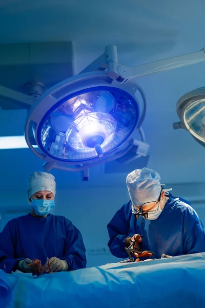 Teknolojik Olarak Gelişmiş Ameliyathane Görüntüsü Alınıyor Çalışma Ekipmanları Işıkları Bilgisayarları — Stok fotoğraf