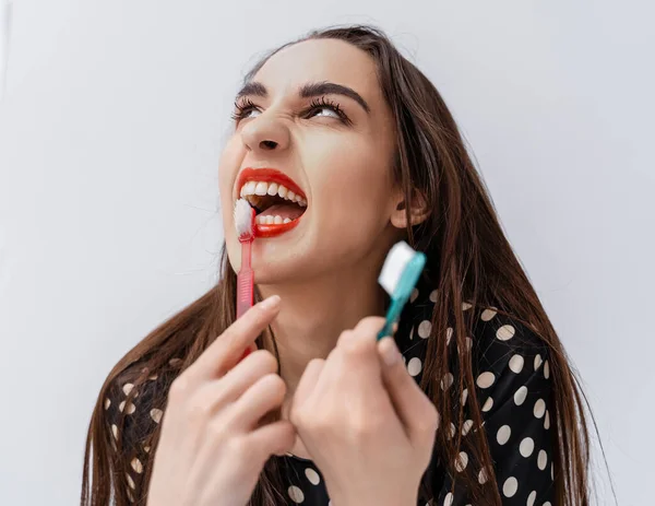 Tandheelkundig Concept Jong Meisje Met Rode Lippen Tanden Poetsen Met — Stockfoto