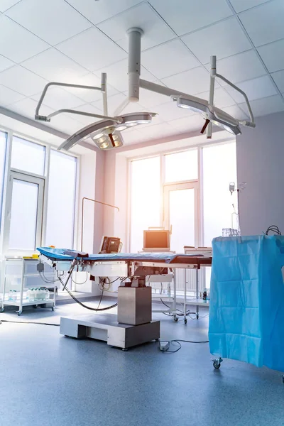 Klinisch Interieur Met Operatietafel Lampen Ultramoderne Apparatuur Technologie Hightech Interieur — Stockfoto