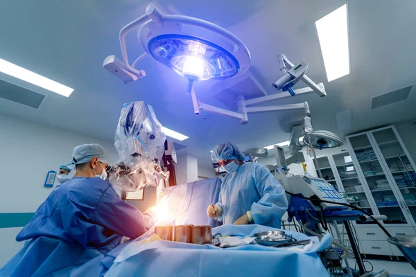 Neurochirurg Operiert Krankenhaus Gesundheitskonzept Chirurgen Arbeiten Zusammen Selektiver Fokus Hintergrund — Stockfoto