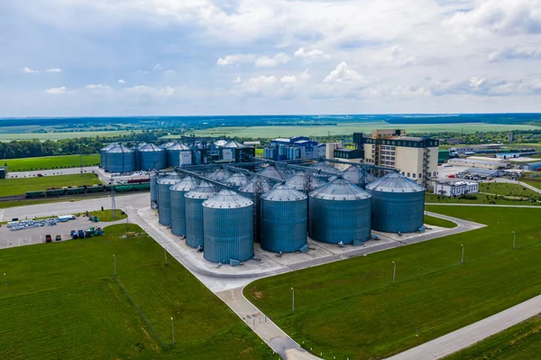 New factory in field. View from above. Ecological production. Bio gas plant. Sustainable production. — Stock Image New Factory Field View Ecological Production Bio Gas Plant Sustainable Stock Image
