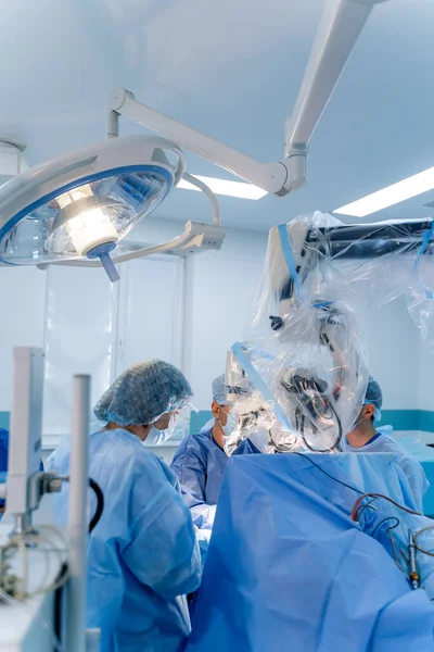 Operation Gruppe Von Chirurgen Operationssaal Mit Operationsausrüstung Medizinischer Hintergrund Selektiver — Stockfoto
