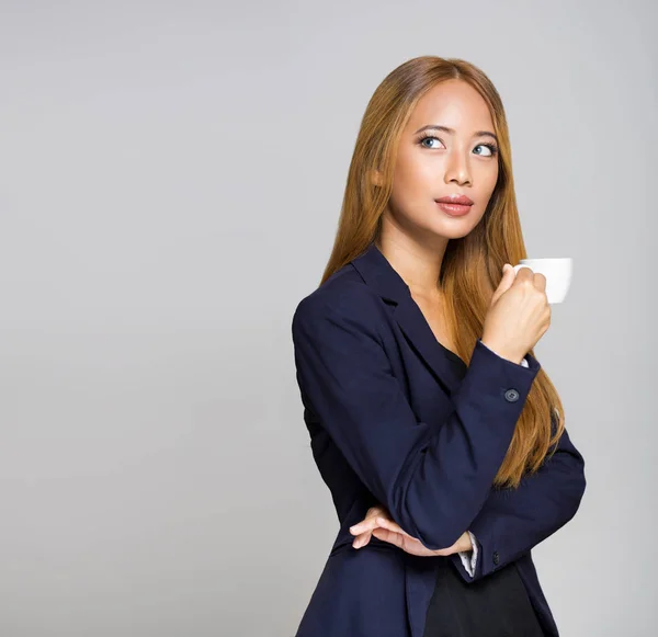 Retrato Una Belleza Asiática Tomando Café — Foto de Stock