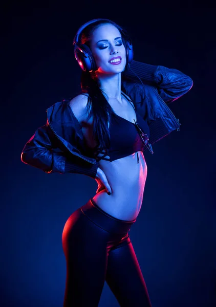 Sensual Bailarina Techno Mujer Iluminación Del Club Colores —  Fotos de Stock