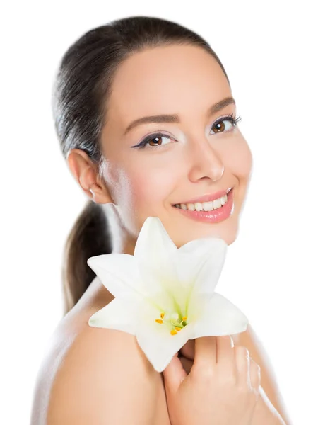 Retrato Beleza Morena Maquiagem Leve Com Flor Lírio Branco — Fotografia de Stock