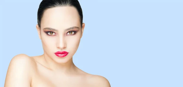 Retrato Belleza Morena Llamativa Maquillaje Fuerte — Foto de Stock