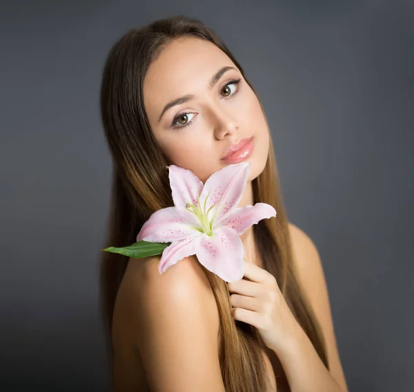 Portrait Jeune Brunette Cosmétique Beauté — Photo